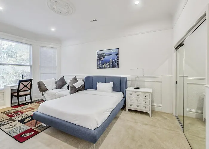 In The Heart Of Haight Ashbury 5 Bedroom House