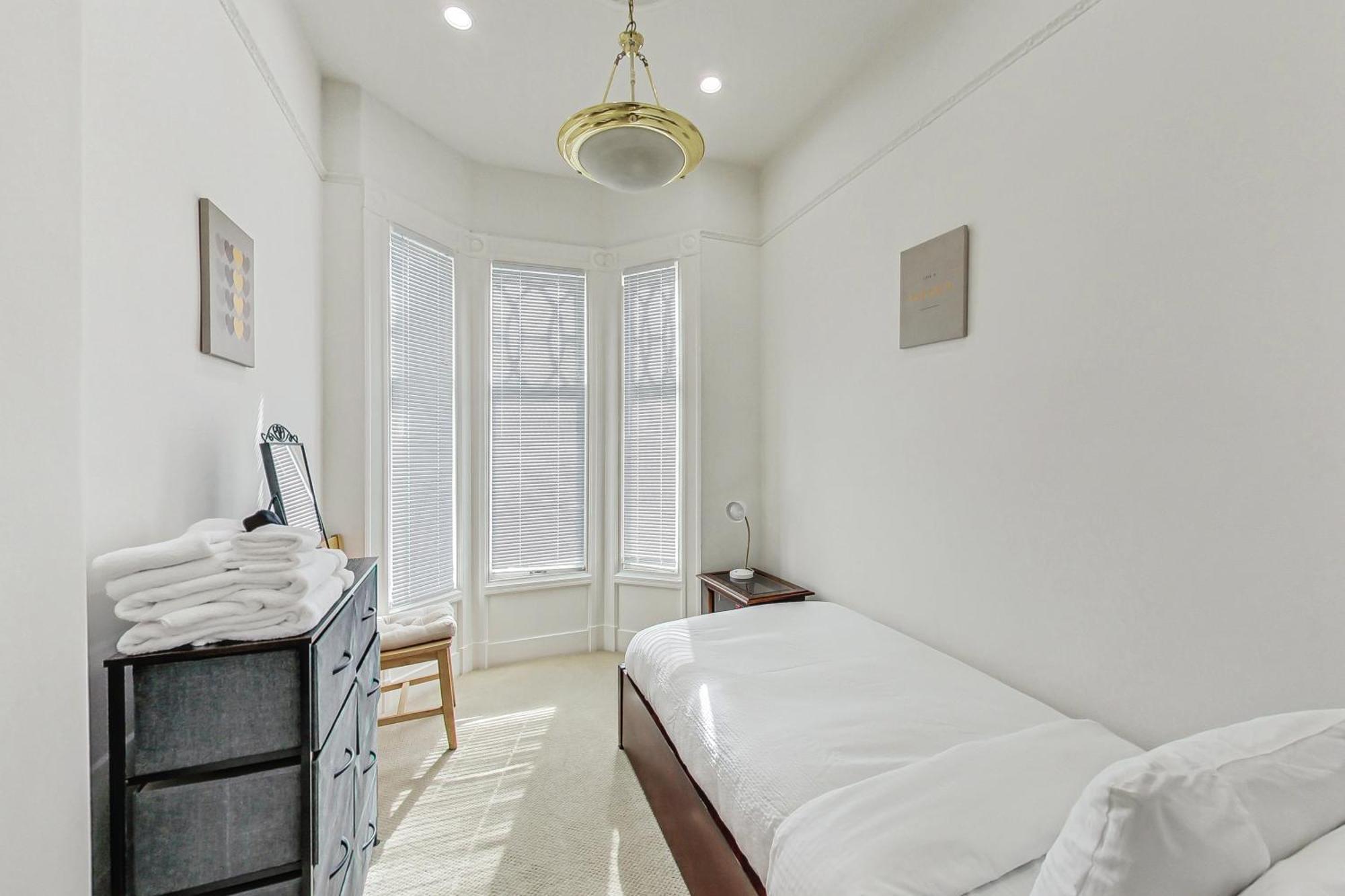 In The Heart Of Haight Ashbury 5 Bedroom House